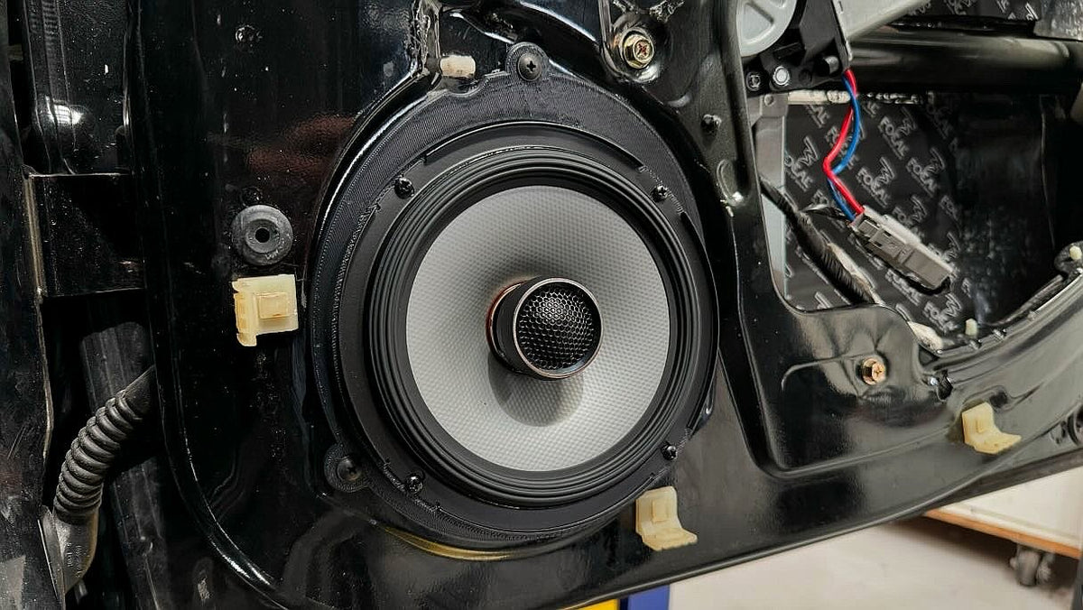 6.5-inch rear speaker spacer installed in Holden Commodore VT–VZ door