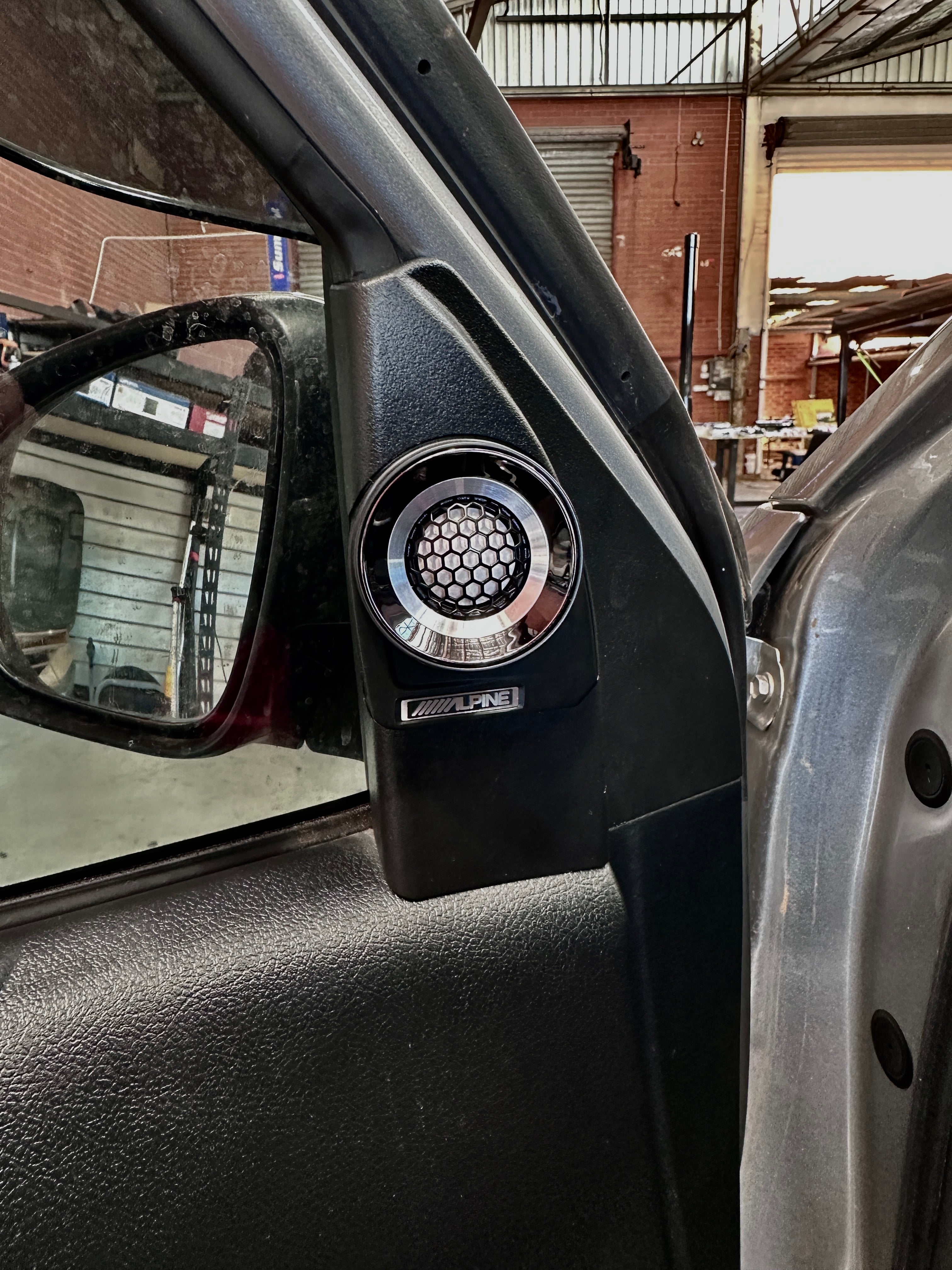 Toyota Hilux Alpine Premium Sound - R2 Series Speakers