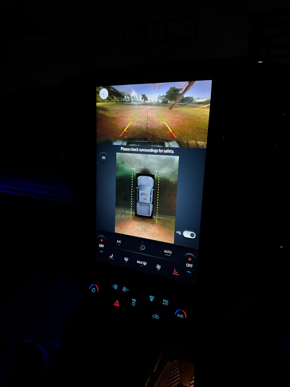 Next Gen Ranger Raptor reverse camera view - lights OFF